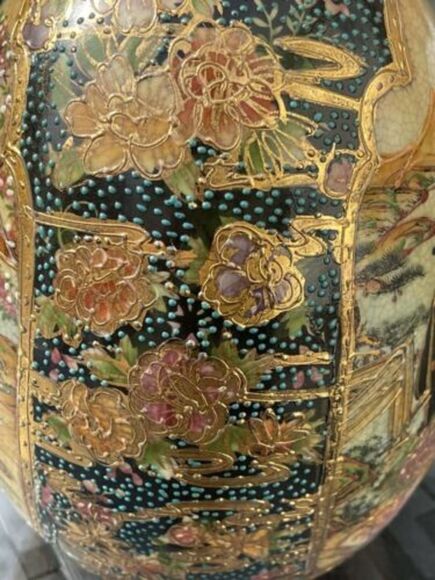 Vintage Japanese Hand-Painted Satsuma Moriage Goso Blue Egg Sculpture - Picture 9 of 12